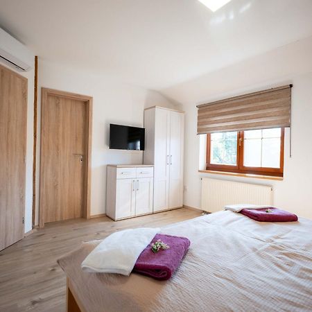 Papi Apartman Валтис Екстериор снимка