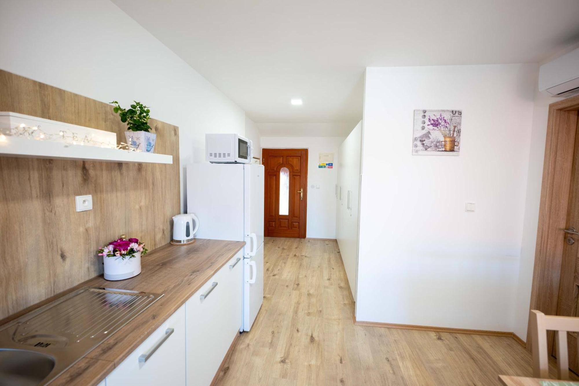 Papi Apartman Валтис Екстериор снимка
